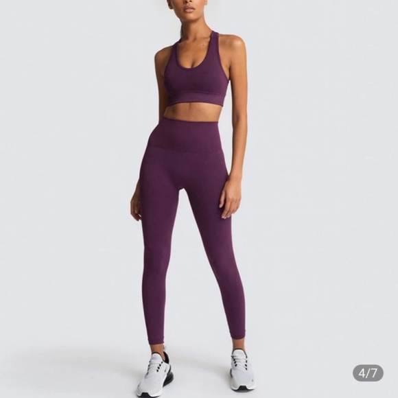 BEAND NEW Stunning Turquoise Gym Outfit - Picture 2 of 6